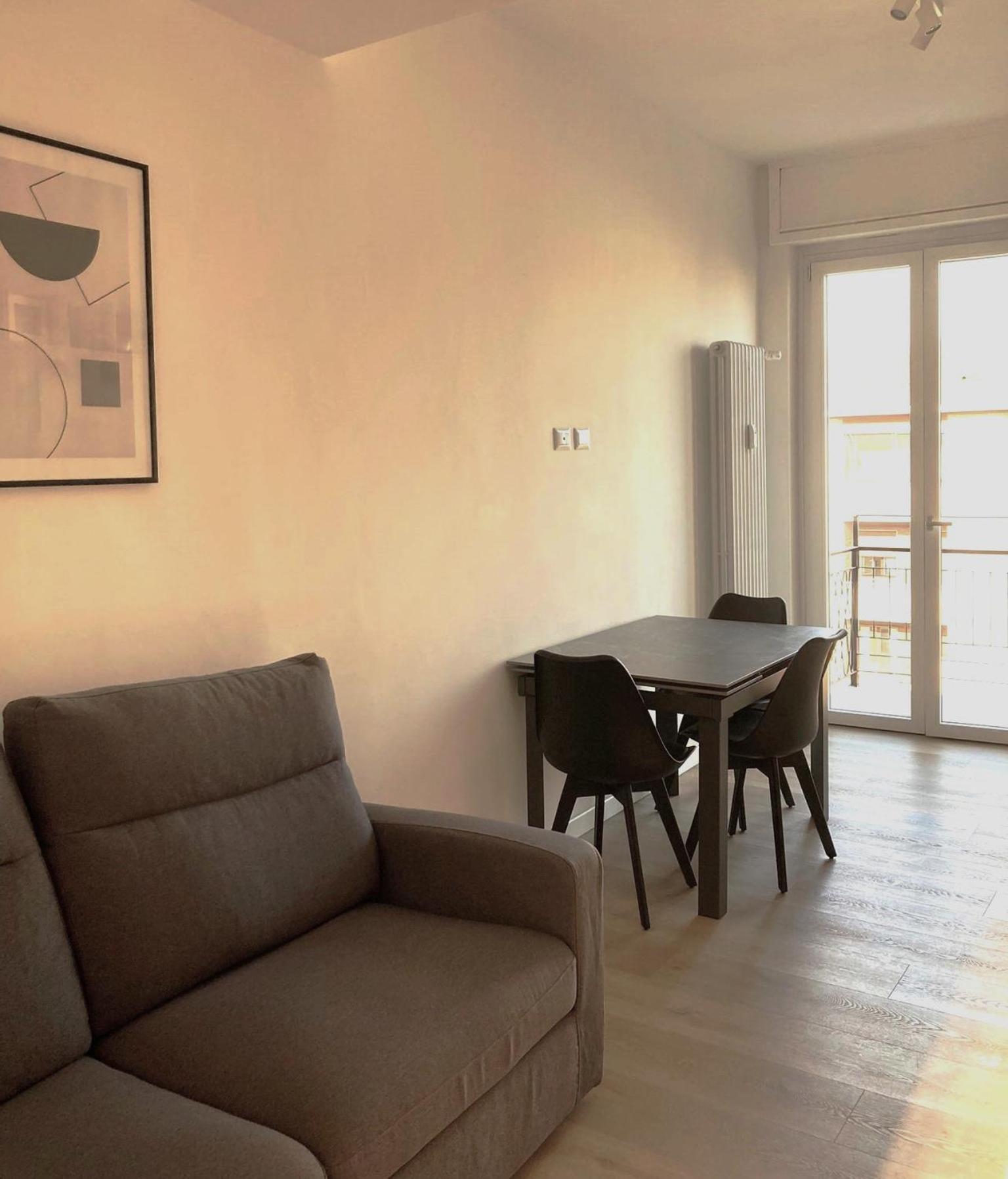 Apartment Bilocale Moderno - Lorenteggio 145