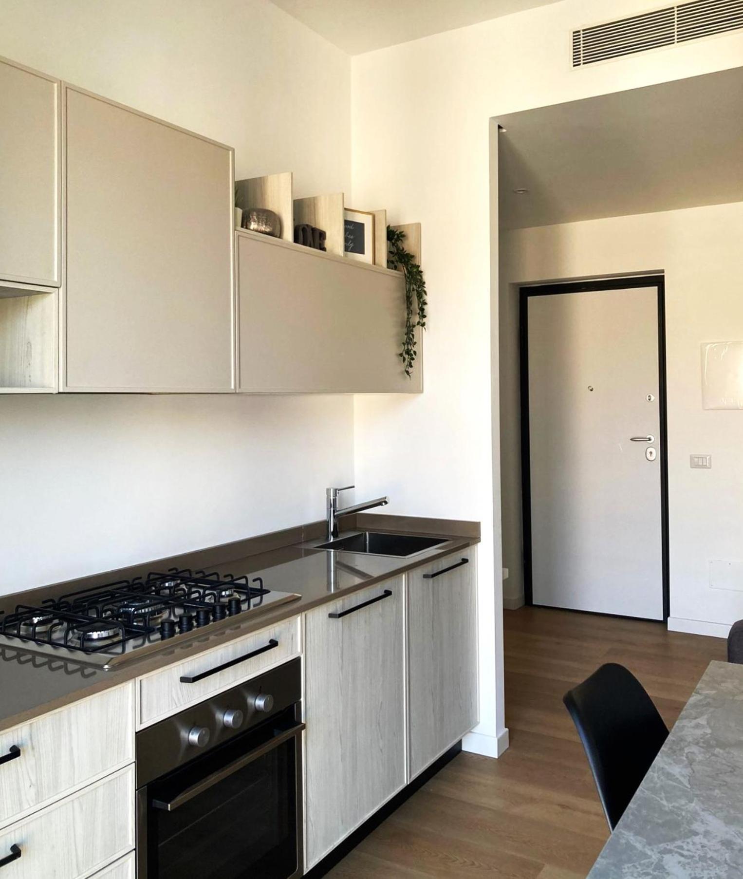Bilocale Moderno - Lorenteggio 145 Milan